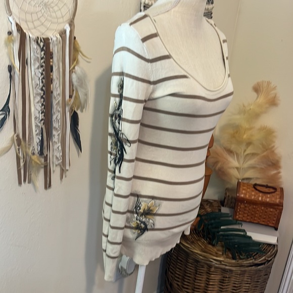 Guess Long Sleeved Knit Top/ Cream and Tan Striped Top/ Size Large - Picture 3 of 7